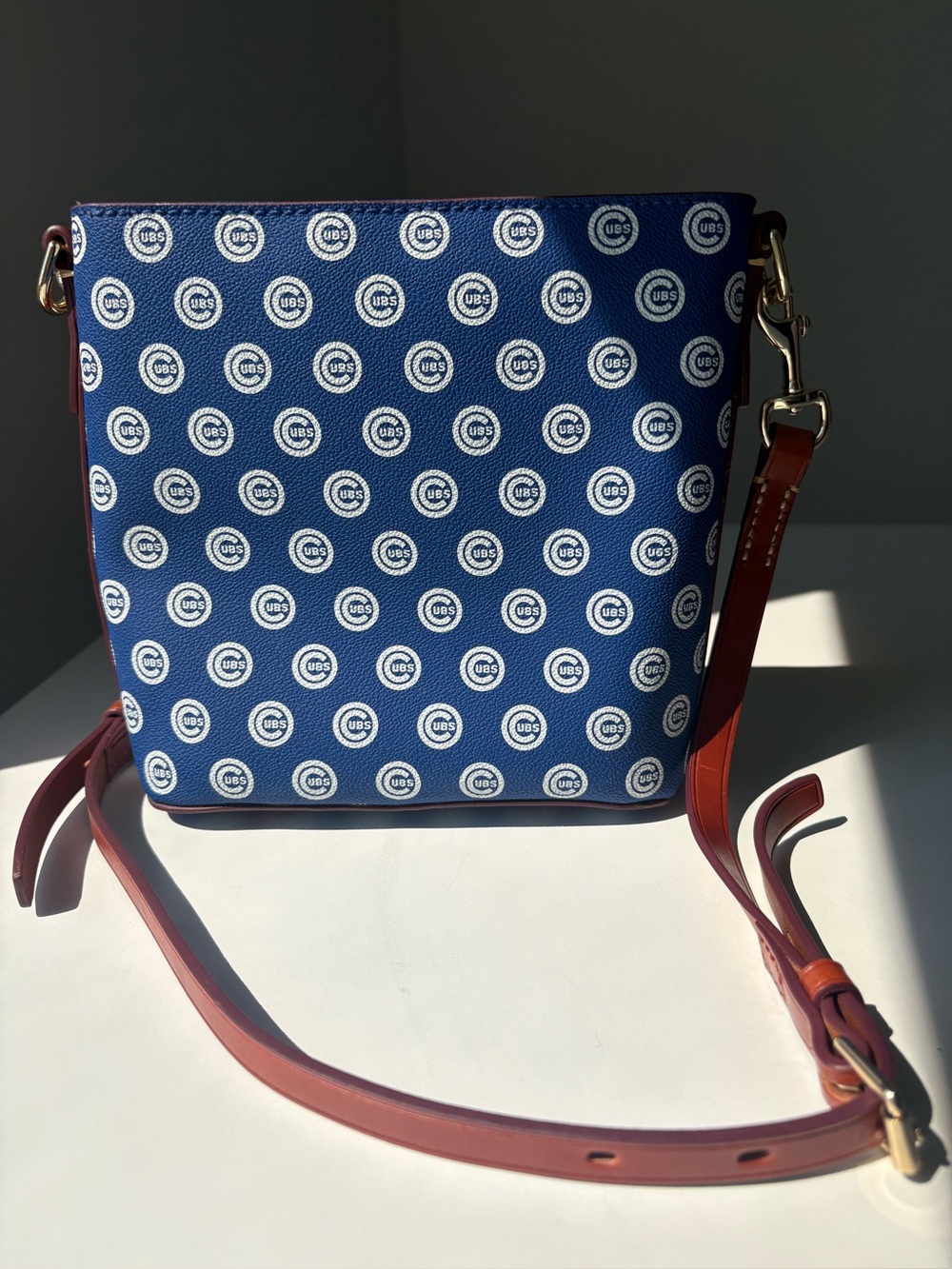 Sold! Dooney & Bourke Chicago Cubs Crossbody Bag - Picture 3 of 14
